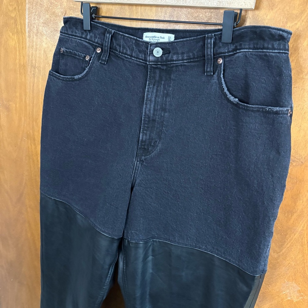 Abercrombie & Fitch Ultra High Rise 90s Straight Jeans Faux Leather Curve Love - Picture 6 of 13